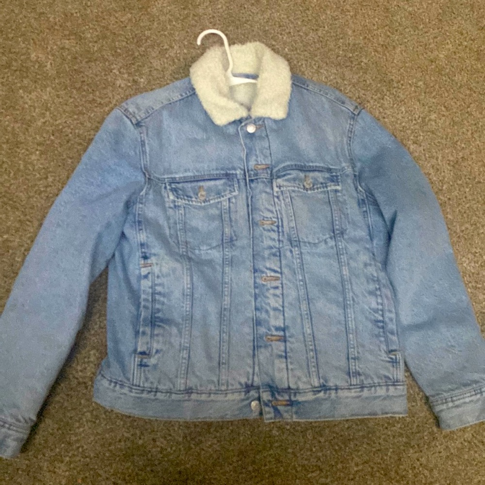 I’m selling it because I grew out of it so quick wore it for a week or two